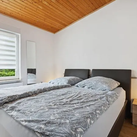 Holiday home Mit Naturnahen Badeteich Nordhausen