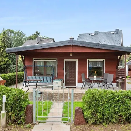 Mit Naturnahen Badeteich Holiday home